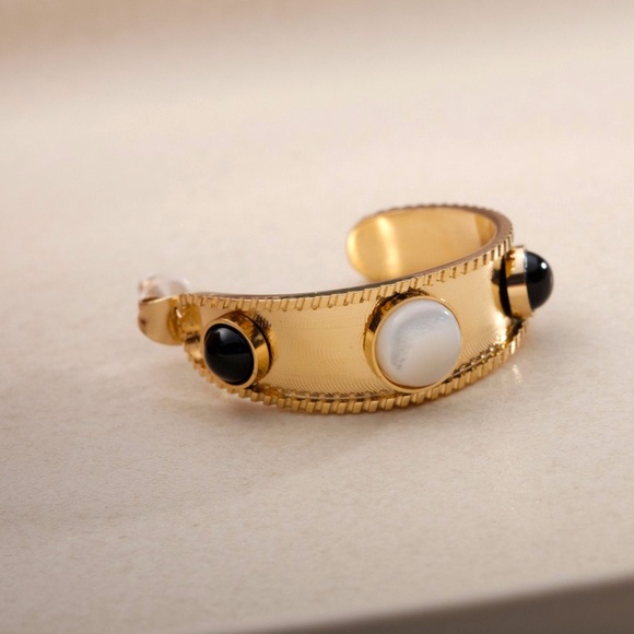 The C shape earrings - Picture 2 of 6